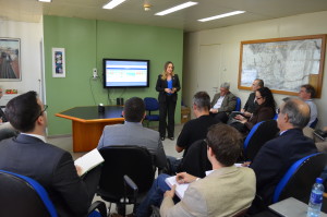 A superintendente da ANPTrilhos, Roberta Marchesi, e representantes das empresas associadas acompanharam a reunião para detalhar as próximas obras e aquisições do Metrô-DF