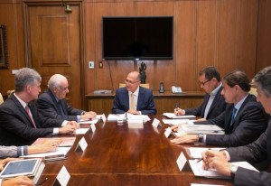 Governador Geraldo Alckmin conversa com ministro dos Transportes. Foto: A2img / Gilberto Marques