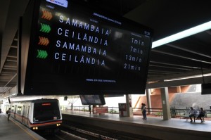 Até o final do ano, o Metrô-DF deverá instalar os painéis em mais nove estações com maior número de usuários. Foto: Paulo Barros/Ascom/Metrô-DF