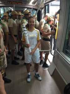 A estudante Rebeca Santos foi a segunda condutora do revezamento no Rio. Ela andou de VLT do aeroporto Santos Dumont à Cinelândia