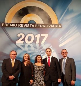 João Gouveia, Roberta Marchesi, Regina Perez, Harald Zwetkoff e Luis Valença na cerimônia do Prêmio Revista Ferroviária