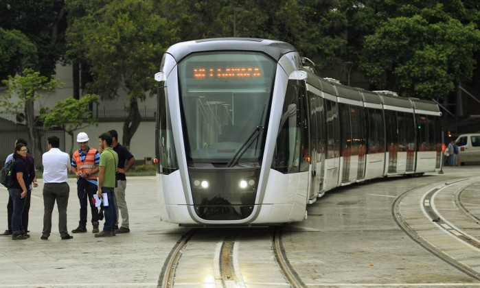 Leia mais sobre o artigo VLT faz o primeiro teste com trem energizado na Praça Mauá