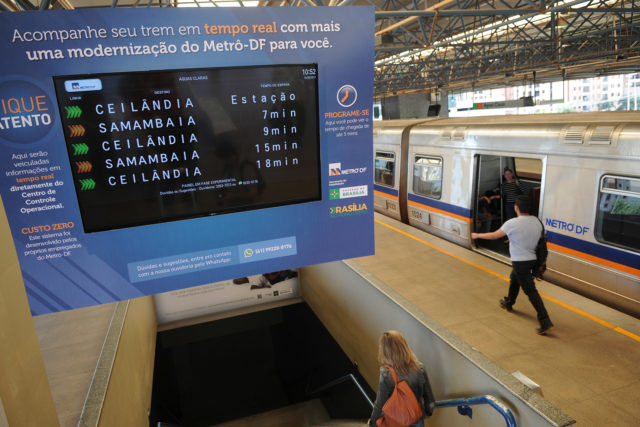 Leia mais sobre o artigo Metro-DF installs panels that inform train schedules