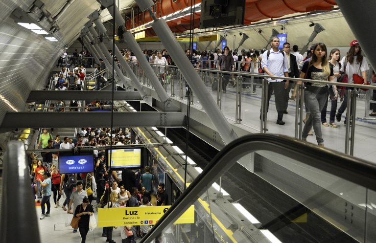 Leia mais sobre o artigo Linha 4-Amarela transporta 1,7 milhão de passageiros durante o carnaval