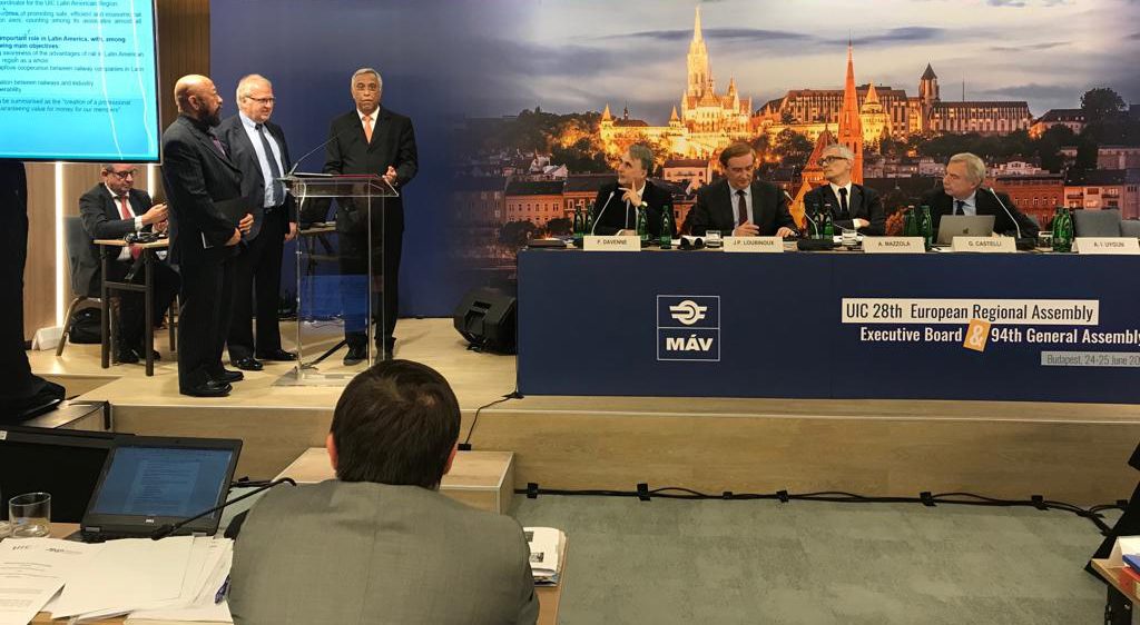 Read more about the article ANPTrilhos and UIC sign cooperation agreement