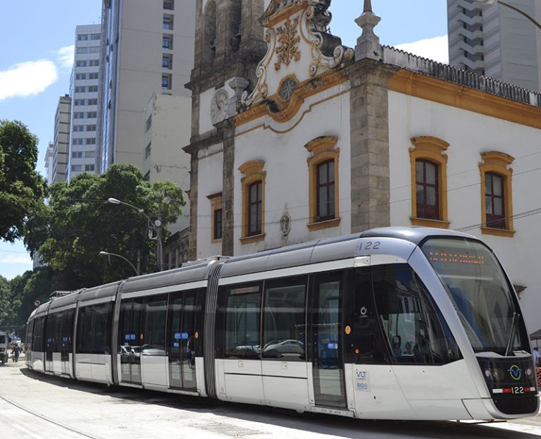 Leia mais sobre o artigo Prefeitura do Rio e VLT Carioca fecham acordo para a inauguração da Linha 3