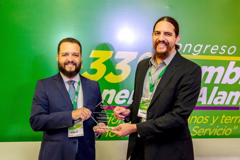 Leia mais sobre o artigo Metrô-DF recebe prêmio por projeto de Energia Solar em Medelín
