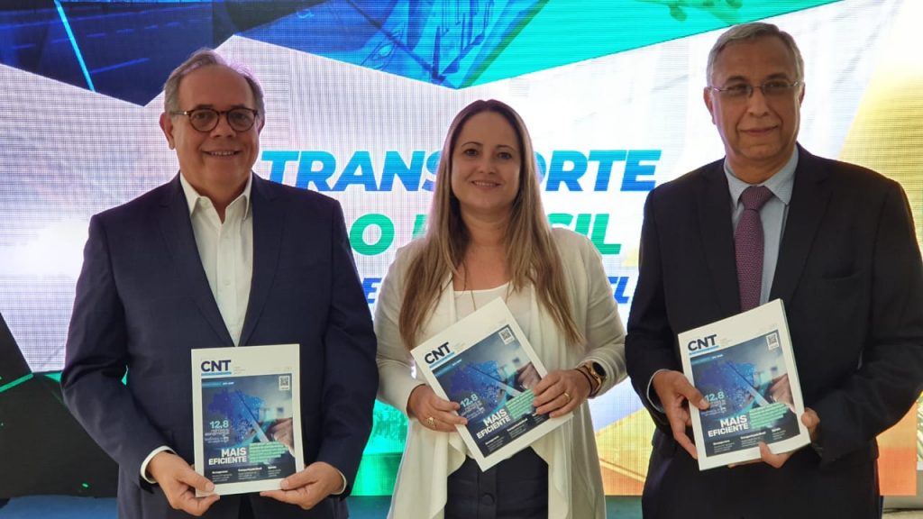 Leia mais sobre o artigo Revista CNT Transporte Atual lança novo projeto gráfico