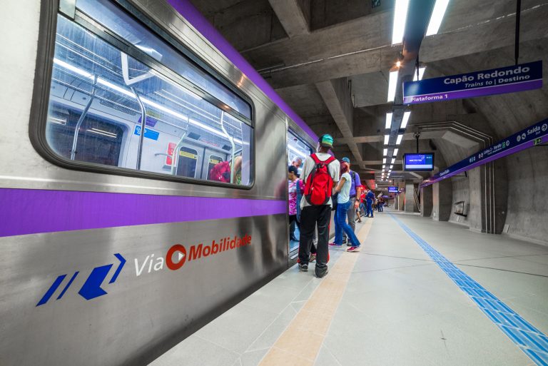 Leia mais sobre o artigo ViaMobilidade completa dois anos de operação comercial da Linha 5-Lilás de metrô com muitas realizações