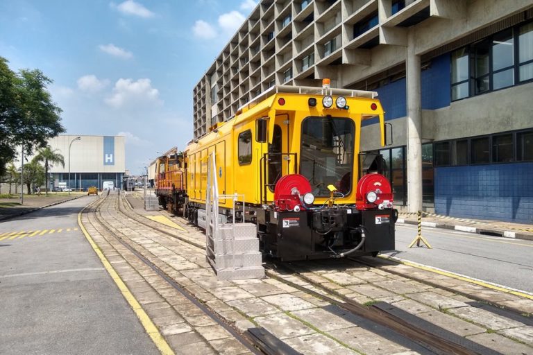 Leia mais sobre o artigo O trem que deixa os trilhos do Metrô São Paulo “um tapete”