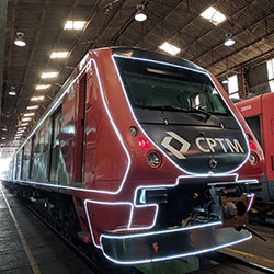 Leia mais sobre o artigo CPTM ilumina trem com luzes de Natal