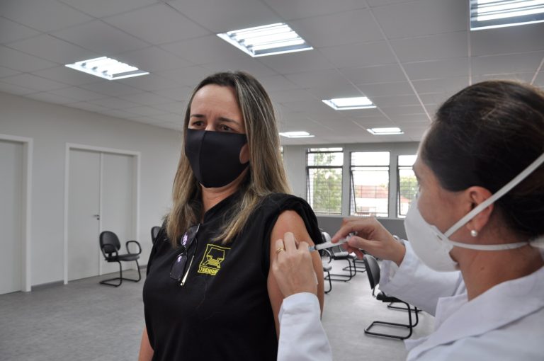 Leia mais sobre o artigo Metroferroviários são vacinados contra a Covid-19 no RS e SP