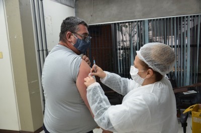 Leia mais sobre o artigo Trensurb: 73 metroviários recebem doses de vacina para covid-19 em São Leopoldo
