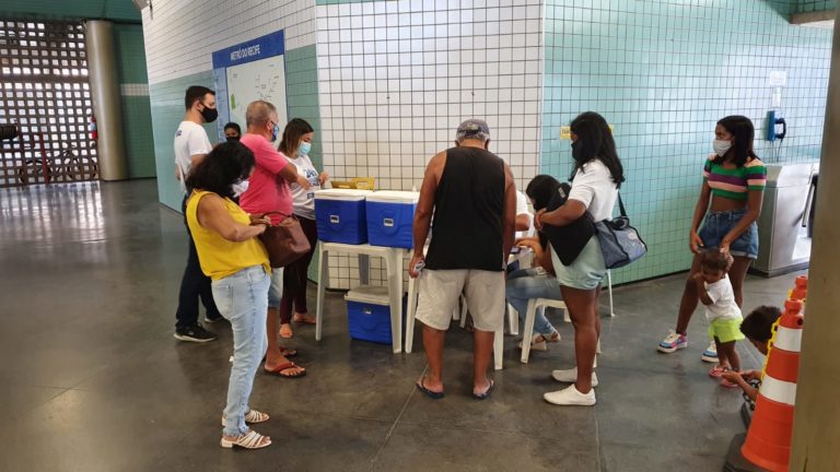 Leia mais sobre o artigo Vacinação contra COVID-19 em estações da CBTU Recife