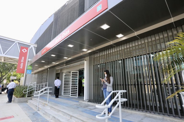 Leia mais sobre o artigo Governo de SP inaugura estação João Dias da CPTM e apresenta novo cartão de mobilidade