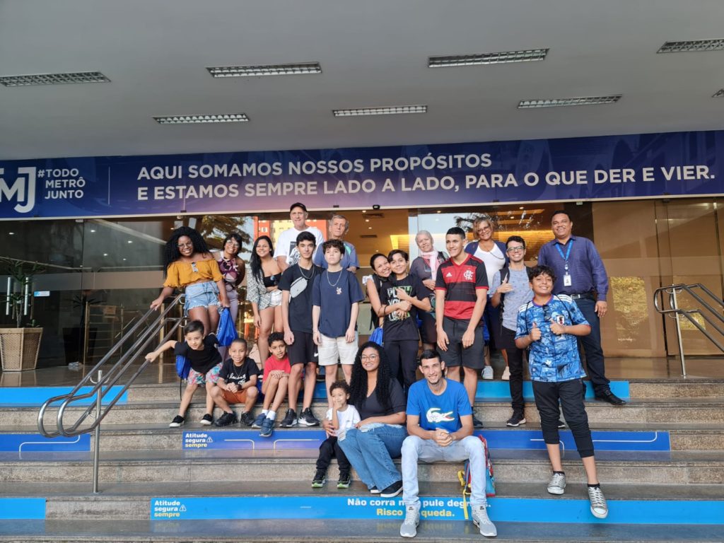 Leia mais sobre o artigo Metrozeirinhos desembarcam para uma visita guiada à sede do MetrôRio