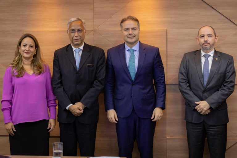 Read more about the article Minister of Transport of Brazil meets with ANPTrilhos