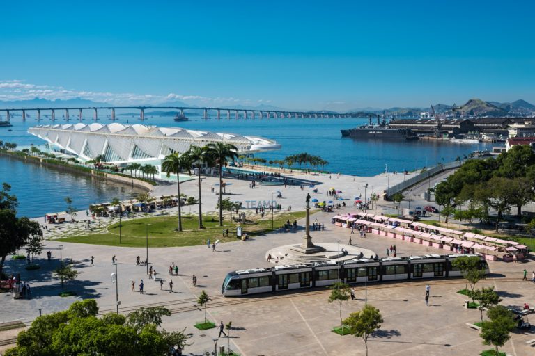 Leia mais sobre o artigo VLT Carioca e o Instituto CCR vão levar mil crianças ao Museu do Amanhã