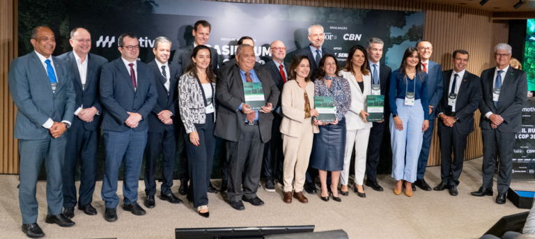 Leia mais sobre o artigo ANPTrilhos participa da entrega de plano com 90 propostas para descarbonização dos transportes até 2050