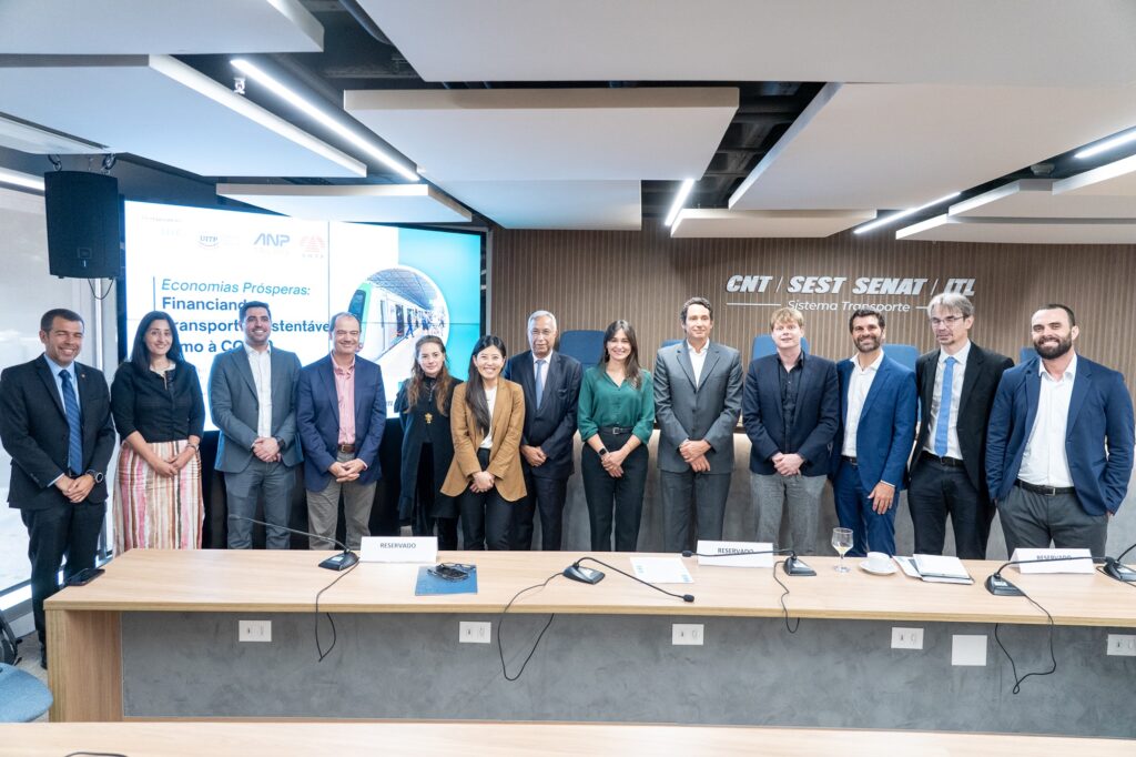 Leia mais sobre o artigo Especialistas discutem soluções financeiras para transporte sustentável
