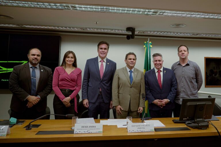 Leia mais sobre o artigo Audiência na Câmara dos Deputados debate Marco Legal do Transporte Público Coletivo Urbano com participação da ANPTrilhos
