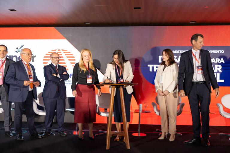 Leia mais sobre o artigo Pacto pela Infraestrutura Brasileira: ANPTrilhos destaca importância de marcos regulatórios estáveis para o desenvolvimento nacional