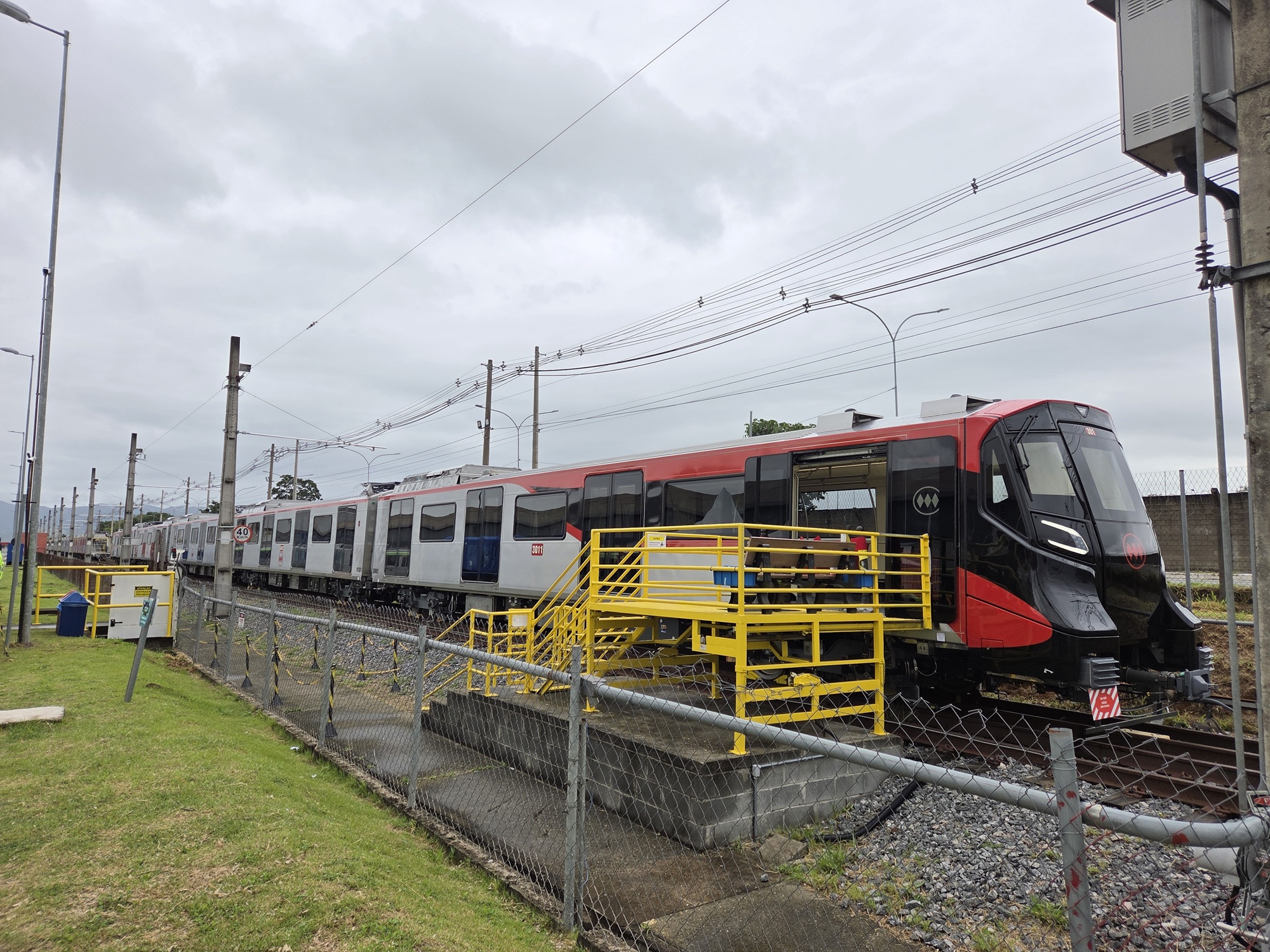 Leia mais sobre o artigo Indústria brasileira leva tecnologia de ponta à Linha 7 do Metrô de Santiago, no Chile