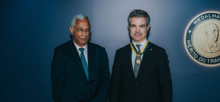 Leia mais sobre o artigo CEO da Motiva, Miguel Setas, recebe Medalha JK em reconhecimento à contribuição ao setor metroferroviário no Brasil