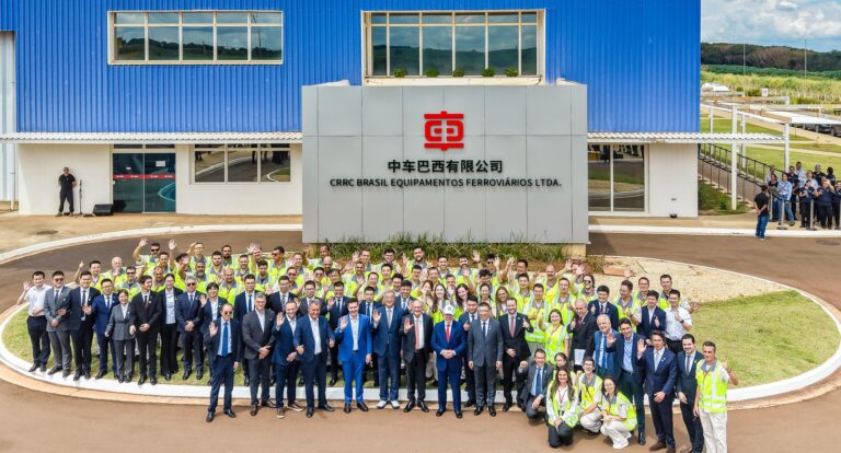 Leia mais sobre o artigo CRRC Brasil recebe presidente Lula em Araraquara e reforça investimentos em mobilidade ferroviária no país