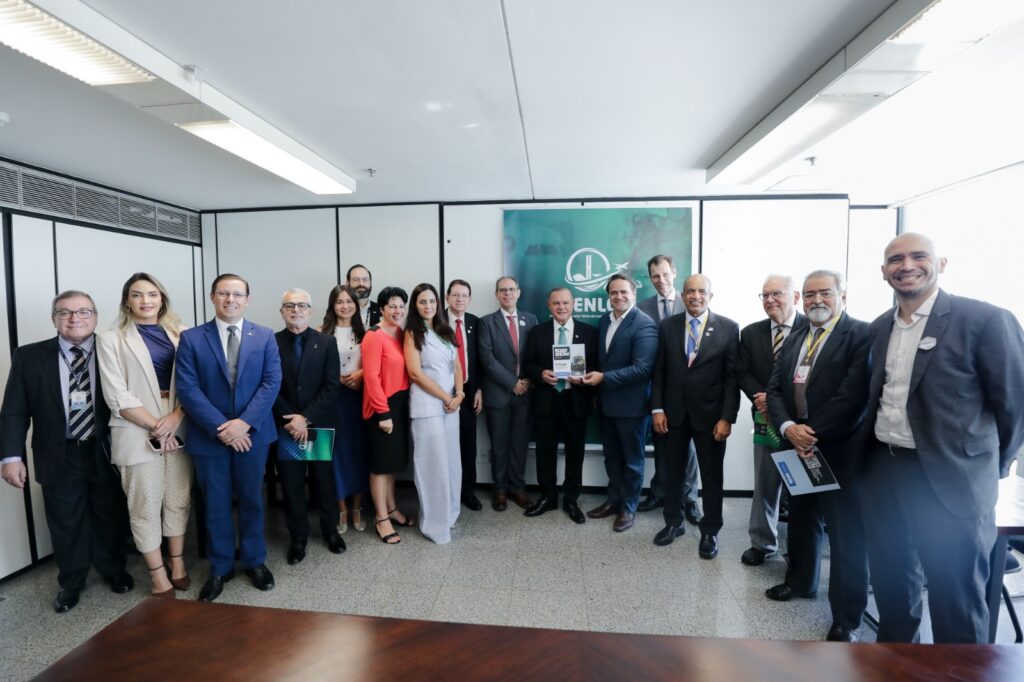 Leia mais sobre o artigo ANPTrilhos destaca urgência de novo marco e fontes de financiamento em debate sobre o futuro das ferrovias no Brasil