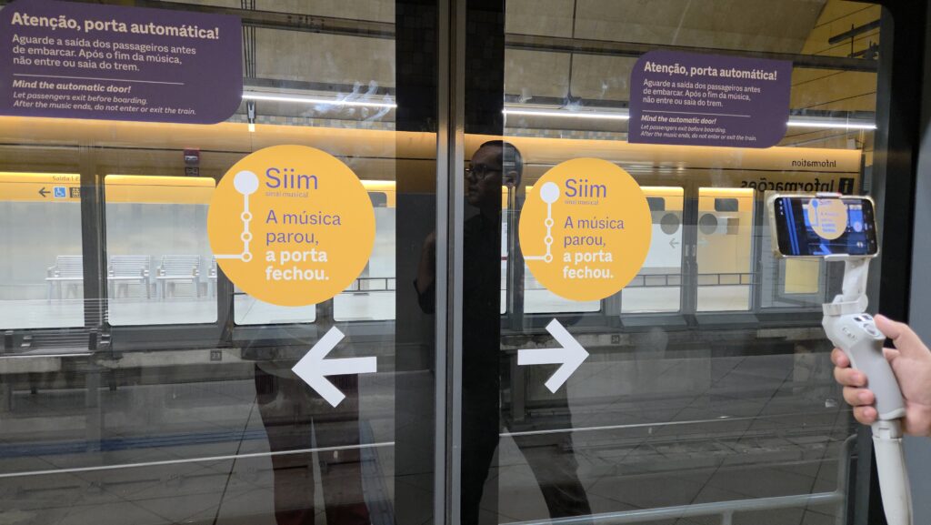 Leia mais sobre o artigo Som, cor e movimento transformam a experiência do passageiro na Linha 4-Amarela operada pela Motiva