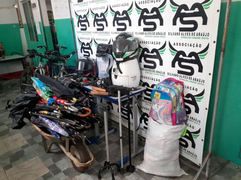 Leia mais sobre o artigo Metrô Bahia doa mais de 900 itens do Achados e Perdidos para instituição social em Salvador