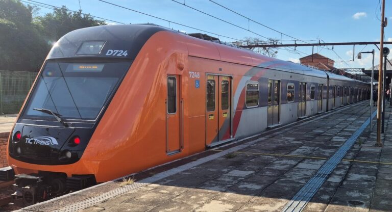 Leia mais sobre o artigo Linha 7-Rubi da TIC Trens passa a aceitar pagamento por aproximação em todas as estações