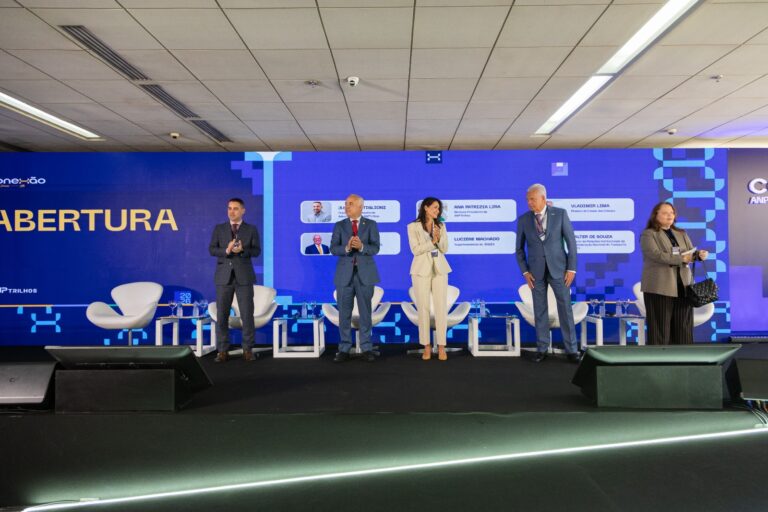 Leia mais sobre o artigo Conexão ANPTrilhos 2026 debate financiamento, segurança jurídica e planos de governo para a mobilidade sobre trilhos