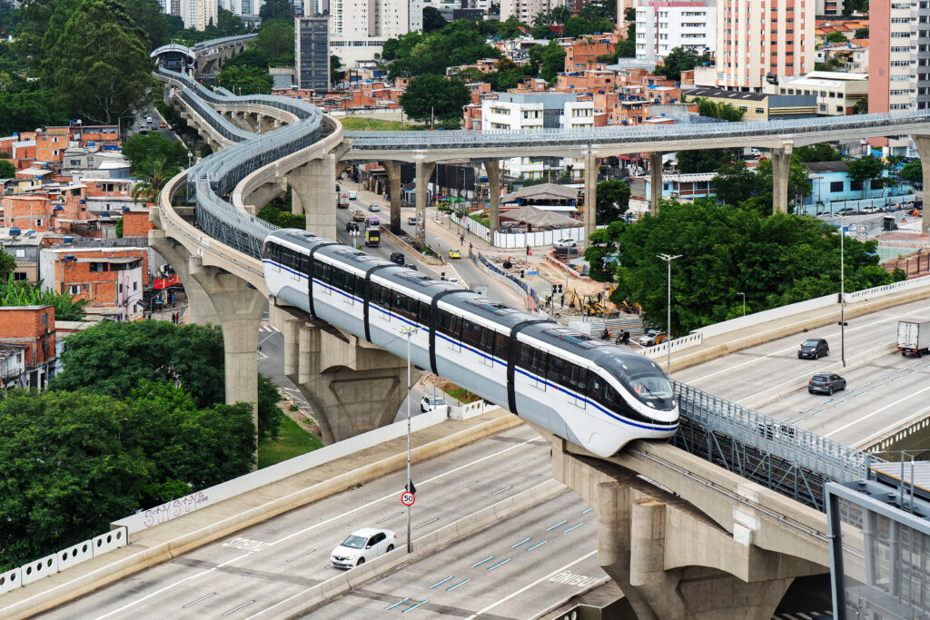 Leia mais sobre o artigo Mais gente está usando transporte sobre trilhos; setor vê na tendência uma oportunidade para o País