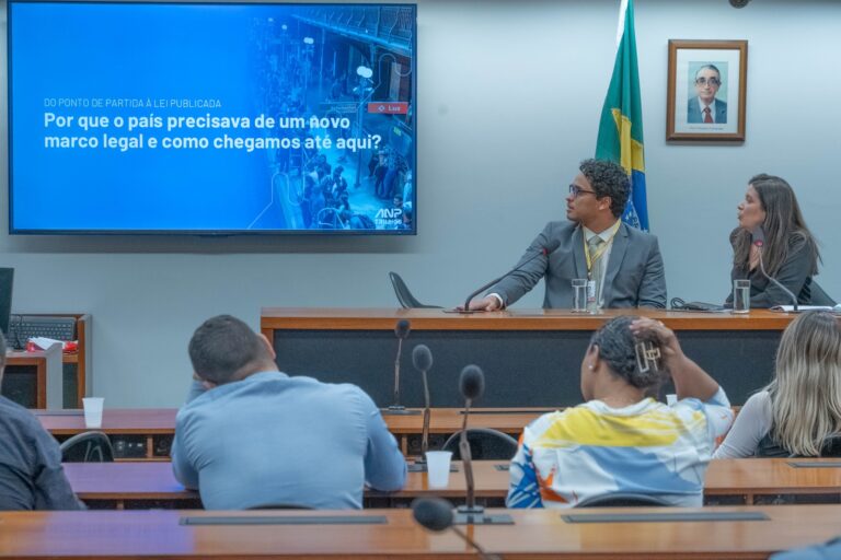 Leia mais sobre o artigo ANPTrilhos participa de encontro sobre políticas públicas urbanas com estudantes